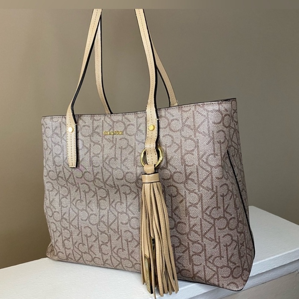 Calvin Klein S-Kitetote Coated Logo Print W Leather Tassel Khaki/Beige